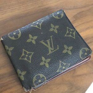 Louis Vuitton monogram men’s wallet